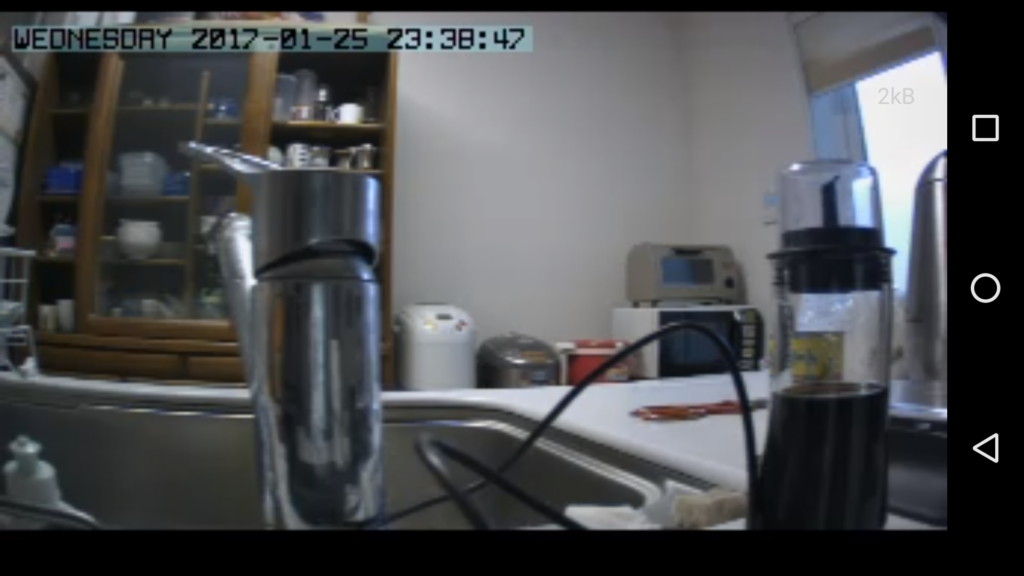 ウェブカメラ画像　キッチン　低画質