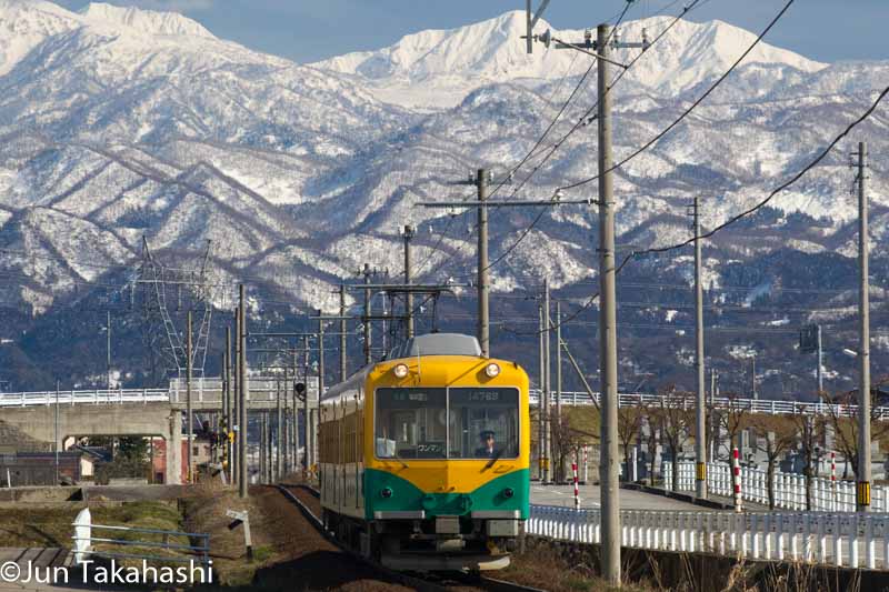 富山地方鉄道雪山バック
